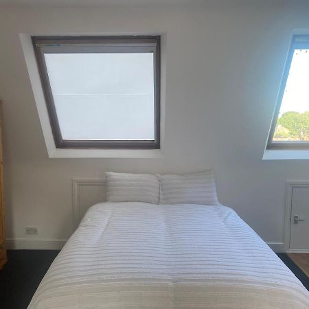 Studio Flat Hatch End Luaran gambar