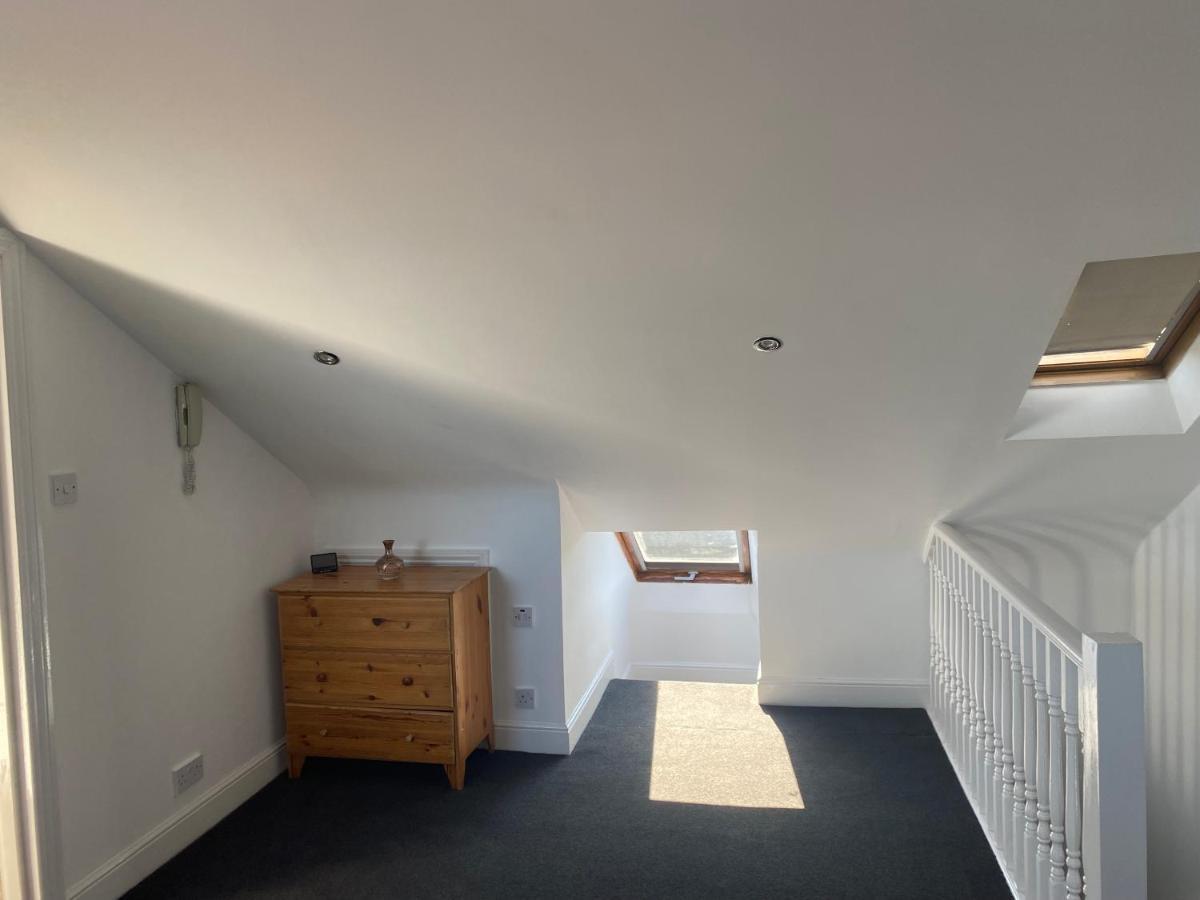 Studio Flat Hatch End Luaran gambar