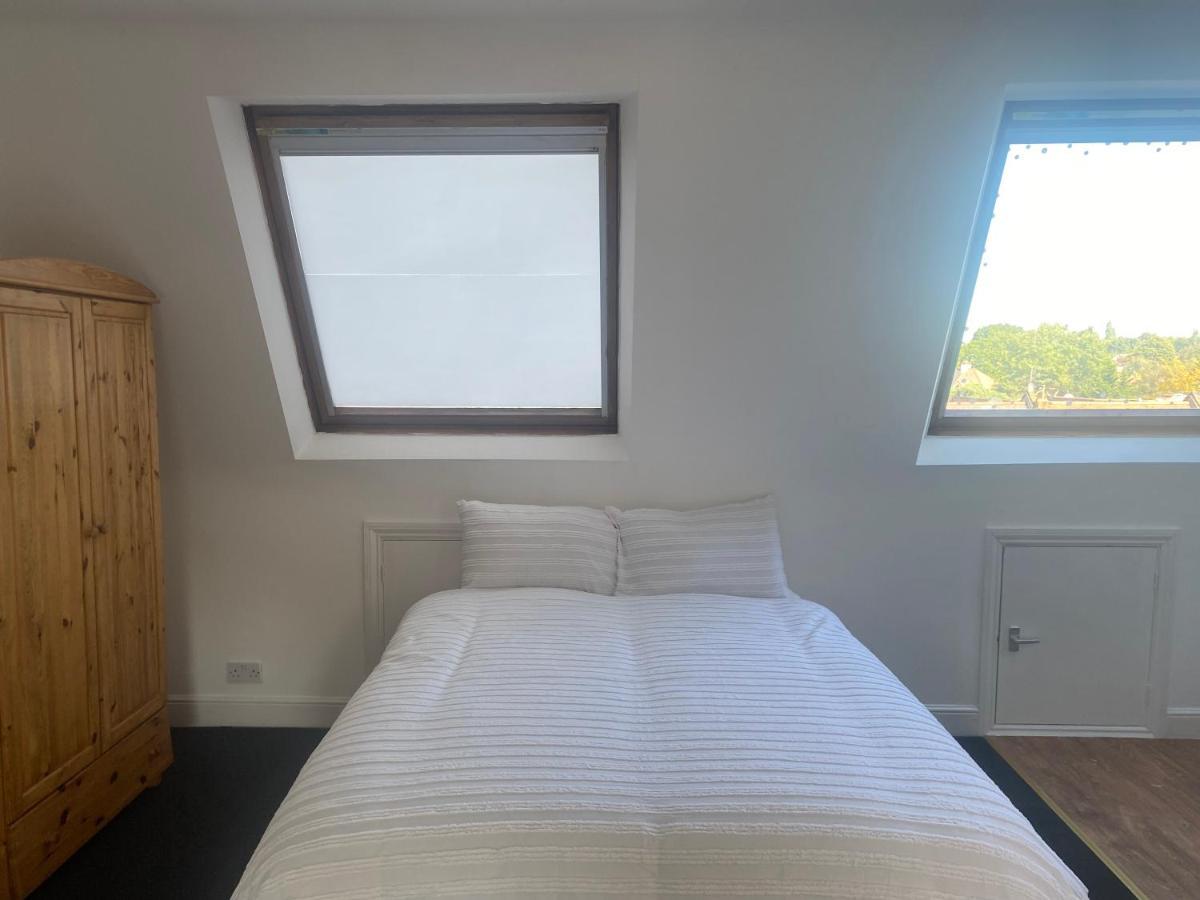 Studio Flat Hatch End Luaran gambar