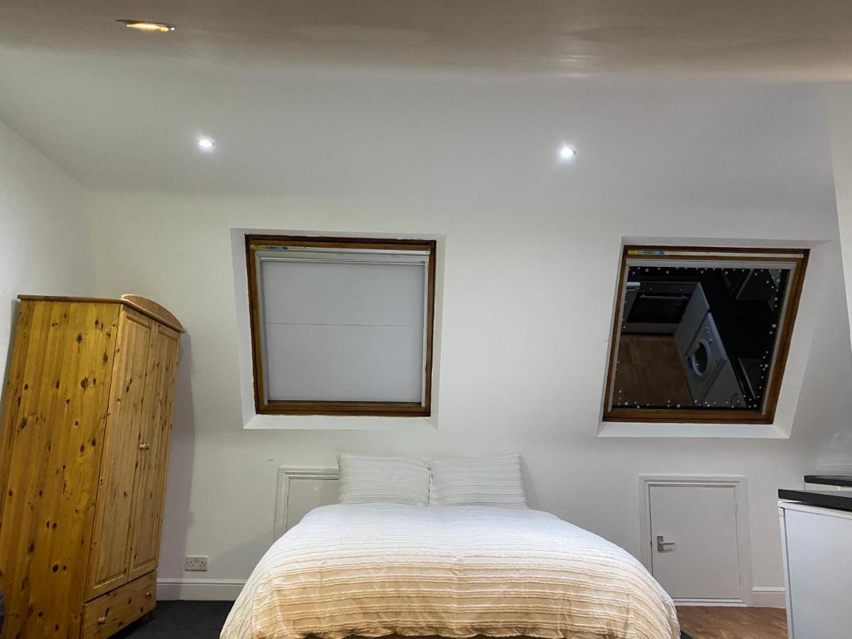 Studio Flat Hatch End Luaran gambar